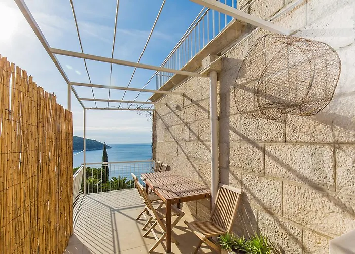 Sea View Apartment Beatrice By Irundo